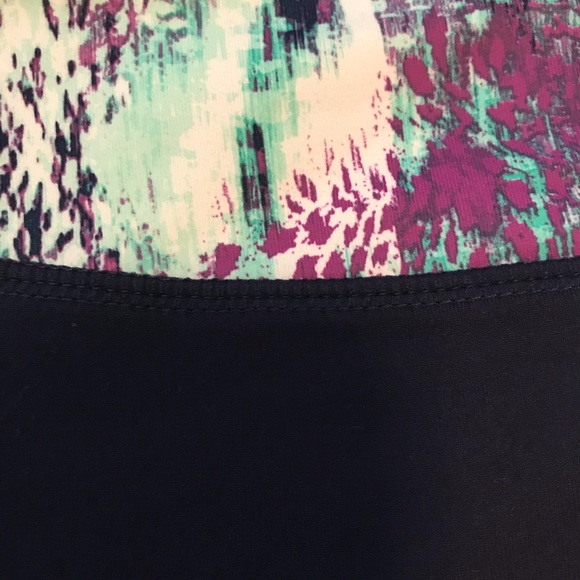 Fabletics Capris - Picture 2 of 4